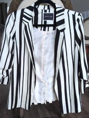 Women's Black & White Striped Blazer